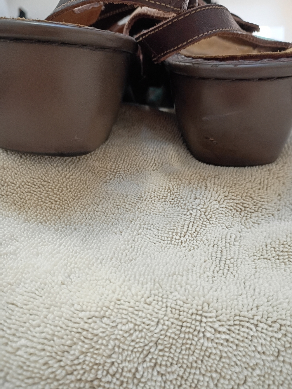 Naot Leather Barely Worn Comfort Sandals - Picture 4 of 5
